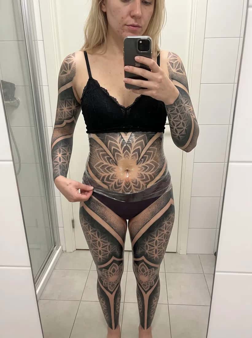 Geometric tattoo idea on a woman — session fresh wrap mirror